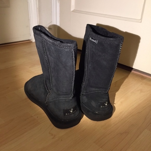 [SOLD] Bearpaw Emma Short Black Suede Boots Size 6 - Picture 5 of 6